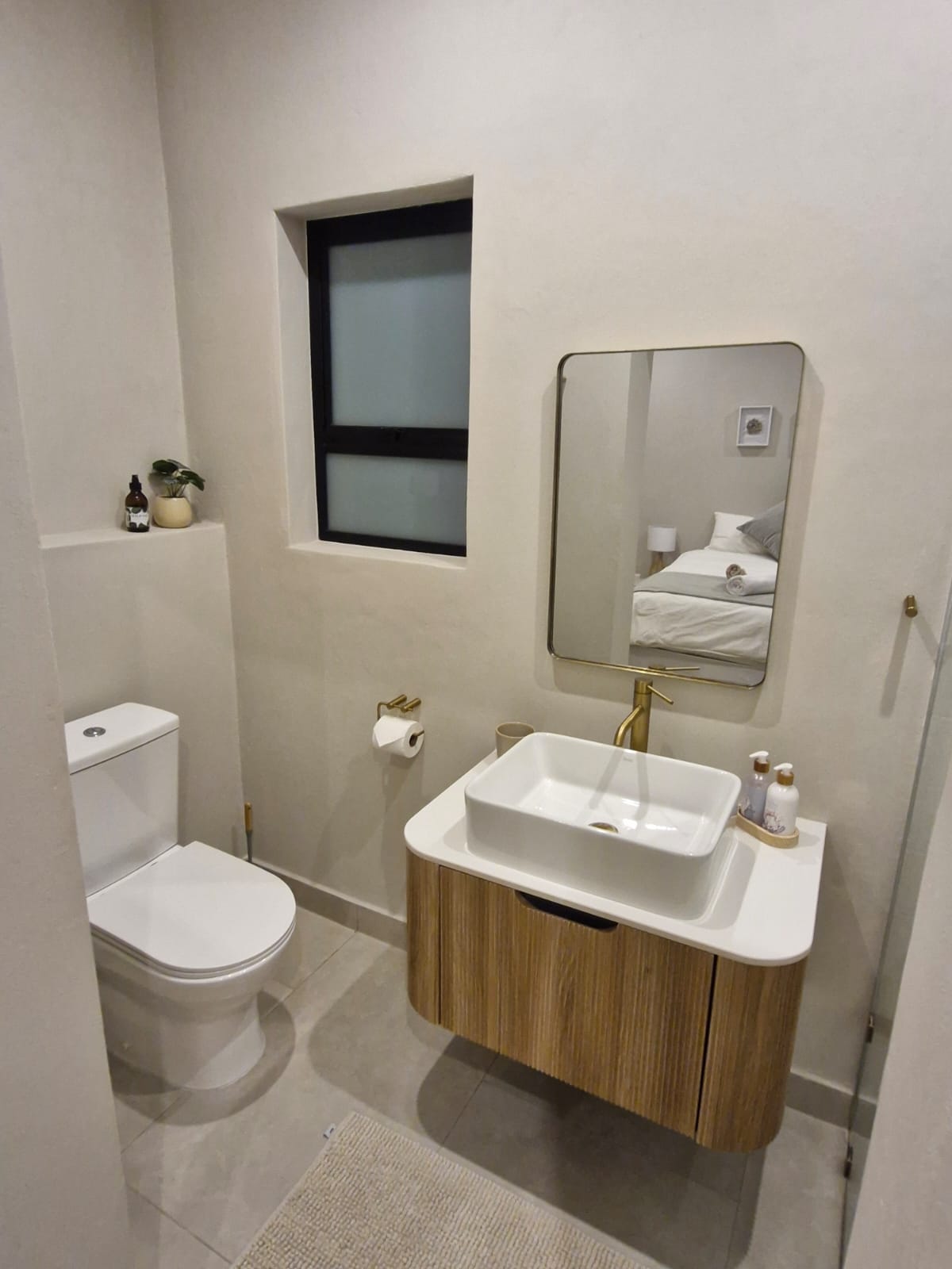 Guest Bathroom Vanity — Tsitsikamma House